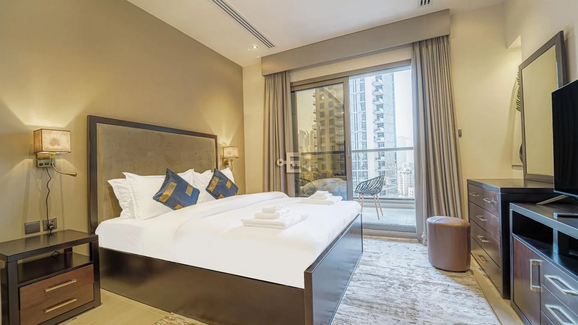 Everluxe Full Burj Khalifa View Studio Dubai